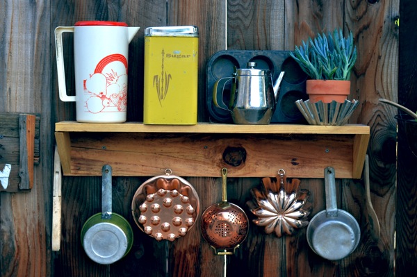 Outdoor Kichen Shelf and Utensils